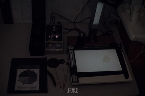 暗房燈具 從傳統(tǒng)暗室到現(xiàn)代影像創(chuàng)作的理想光線解決方案